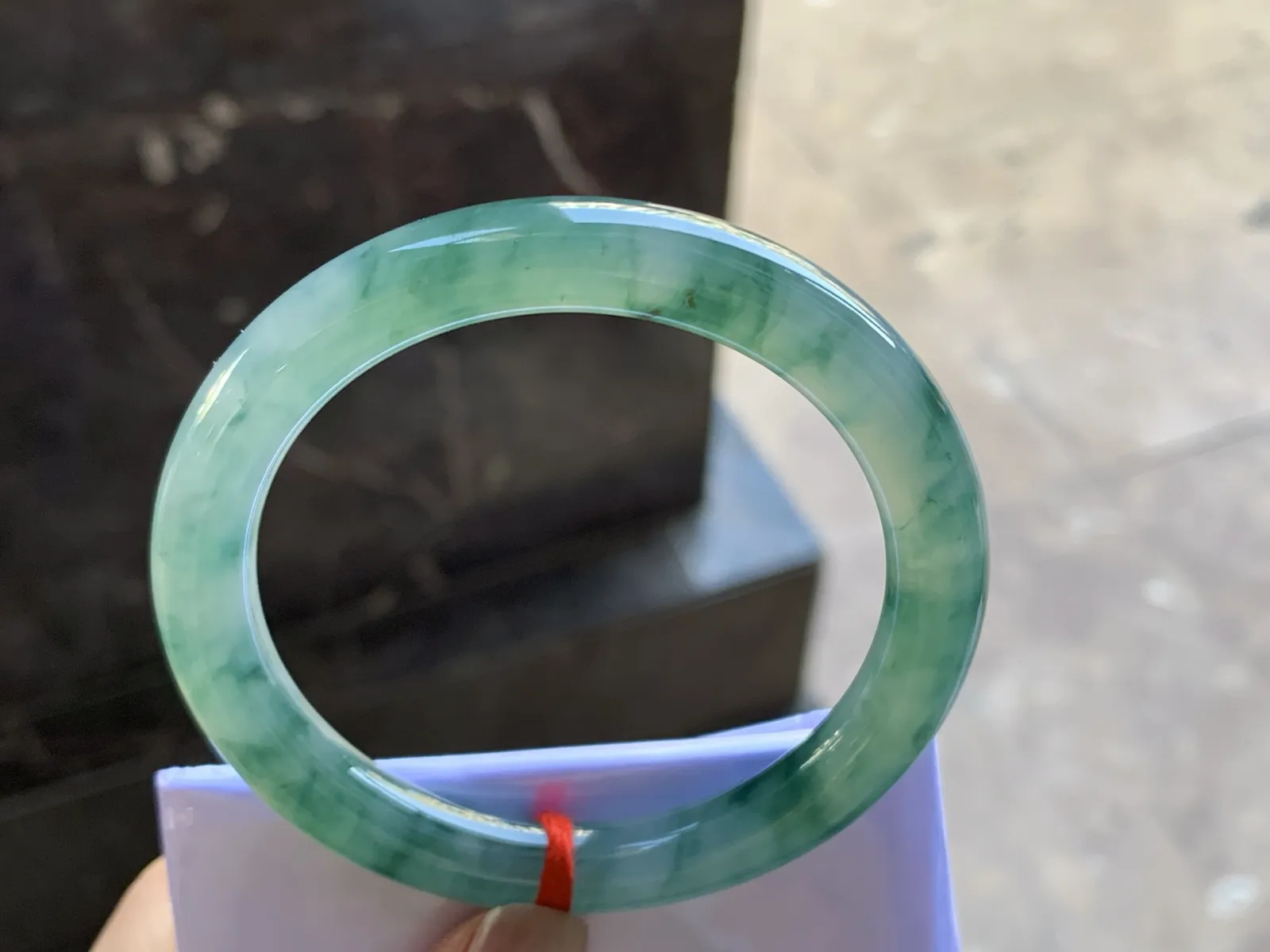 54.5-8.8

飘花圆条手镯^_^玉质温润