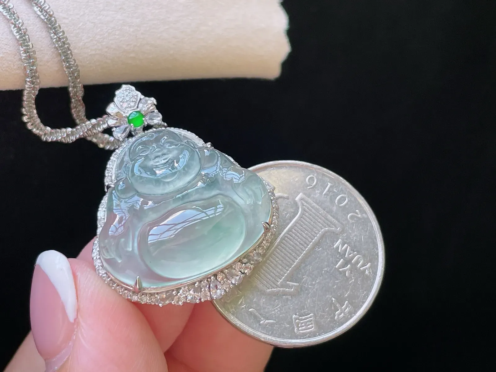 18K 冰种飘花·佛公

整30.7-24.5-9
裸19.3-22-3.6