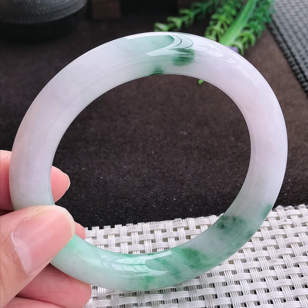 自然光60/11/108.老坑精美温润飘花大圈口圆条手镯翡翠玉镯手环