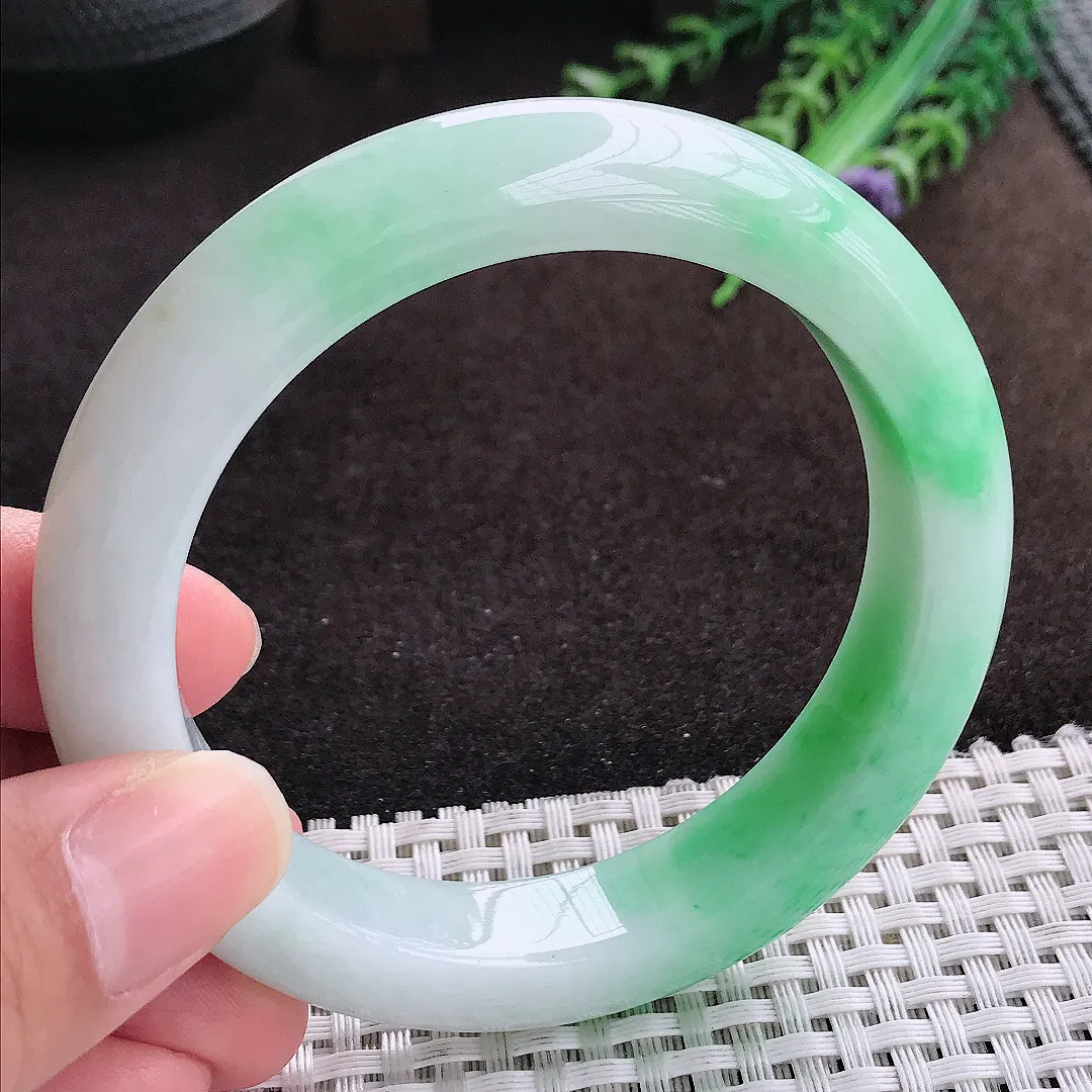自然光57.8/12.6/9.5老坑精美冰润飘阳绿手镯宽边翡翠玉镯手环