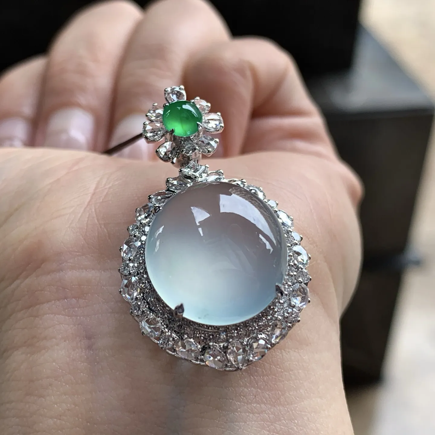 金钻镶嵌高冰吊坠^_^荧光十足 透亮 尺寸16.8