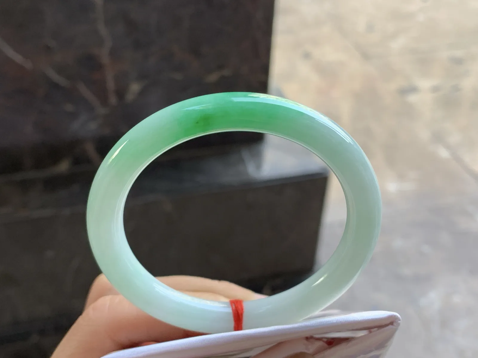 54.5-8.6

带色细条^_^色阳 玉质温润