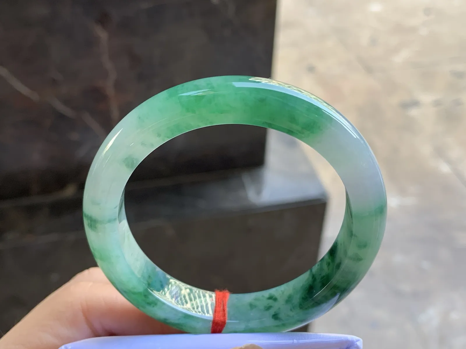 55.5-12.1-9

阳绿色手镯^_^色阳 玉质温润