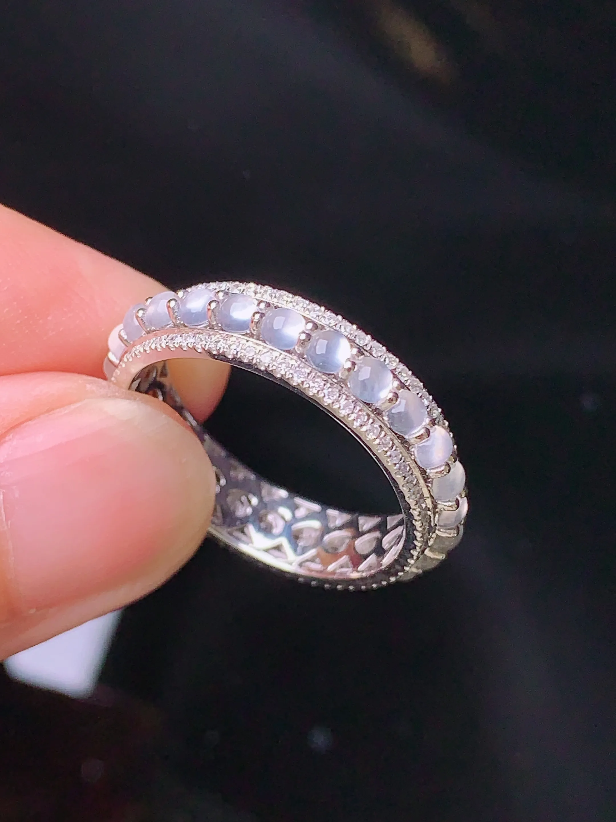 18k金钻镶嵌冰种蛋面组合戒指 玉质细腻 水润亮眼  圈口15.5 整体尺寸2