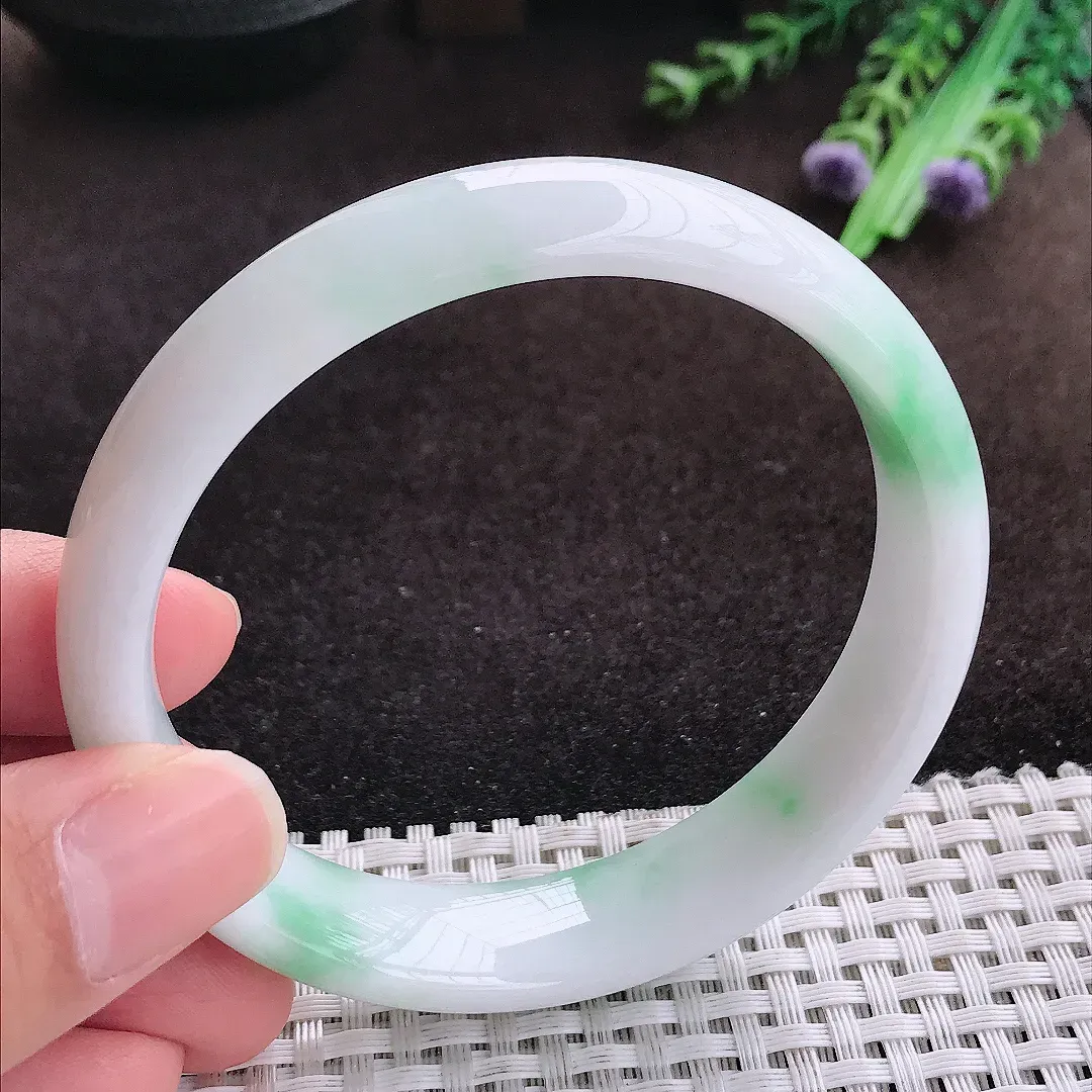 自然光60/14.2/7.2老坑秀气温润飘绿手镯宽边翡翠玉镯手环