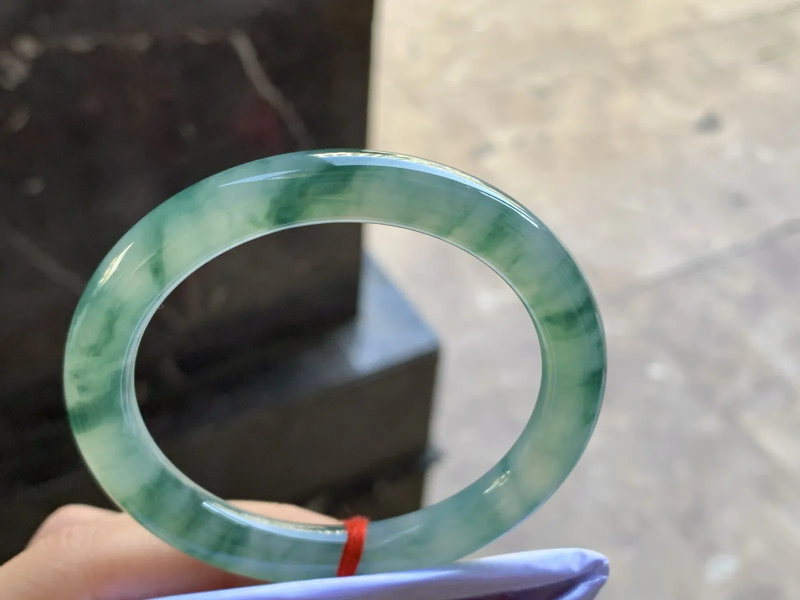 54.5-8.7

冰飘花圆条手镯^_^冰透 飘花浓郁