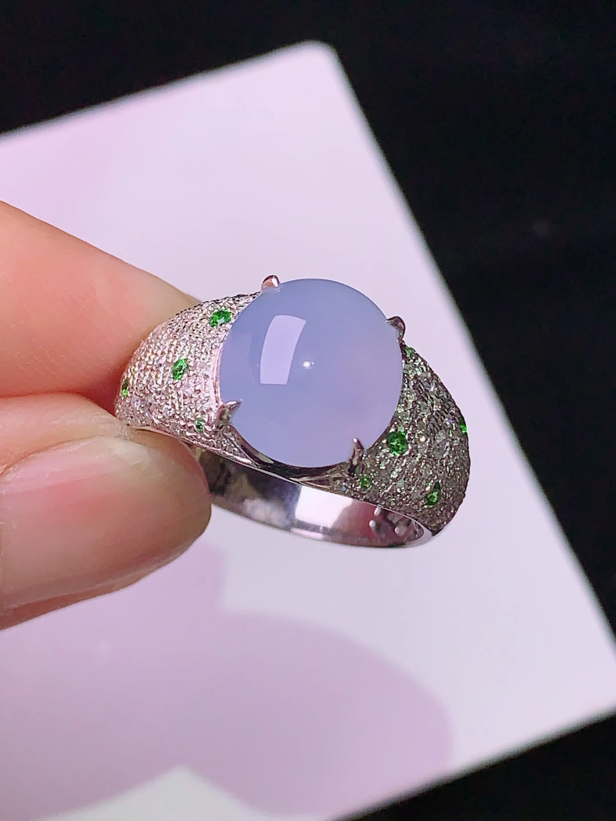 18k金钻镶嵌紫罗兰蛋面戒指 玉质细腻 水润亮眼  圈口13 整体尺寸10.5*9.3*4.2