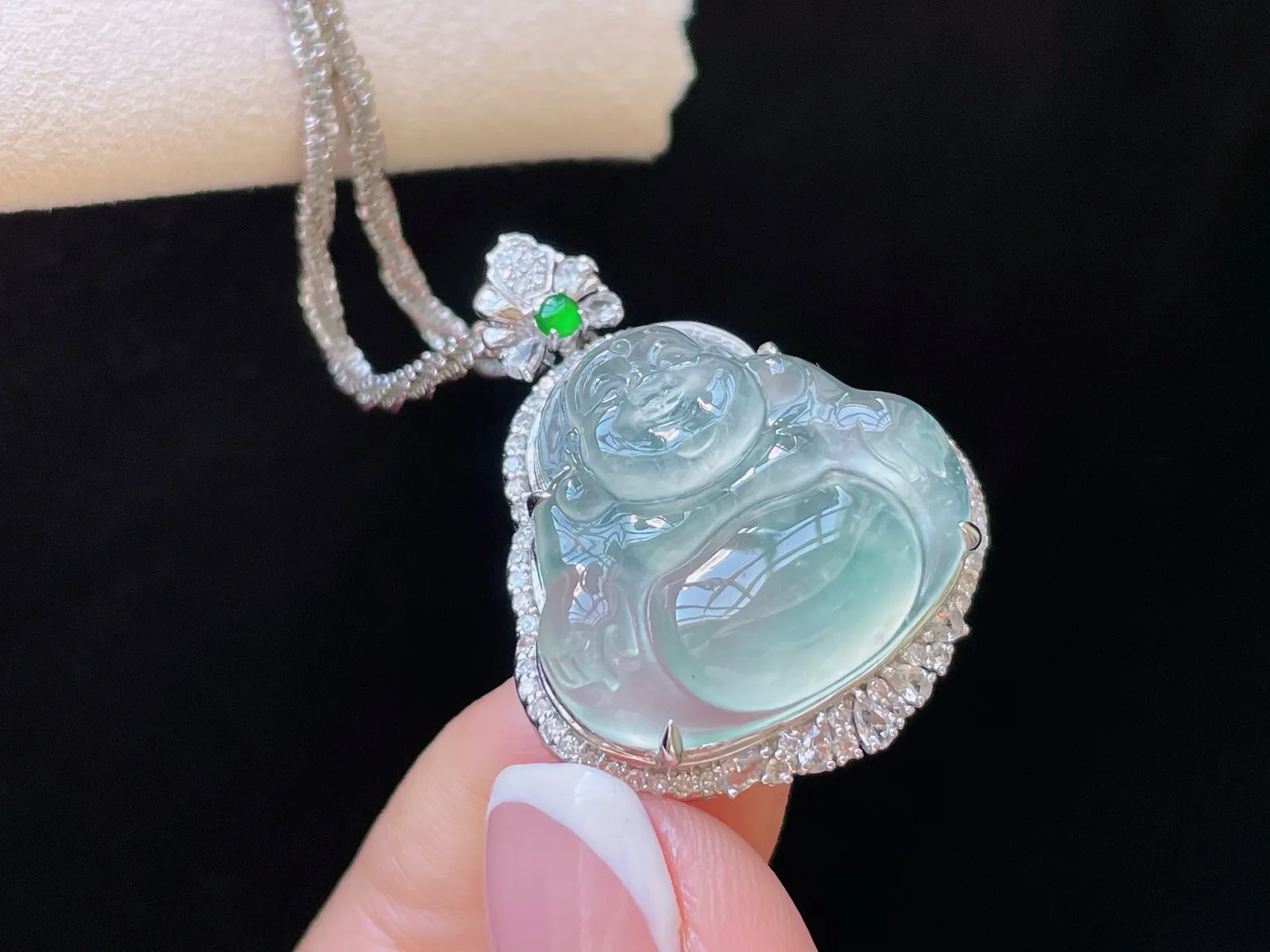 18K 冰种飘花·佛公

整30.7-24.5-9
裸19.3-22-3.6