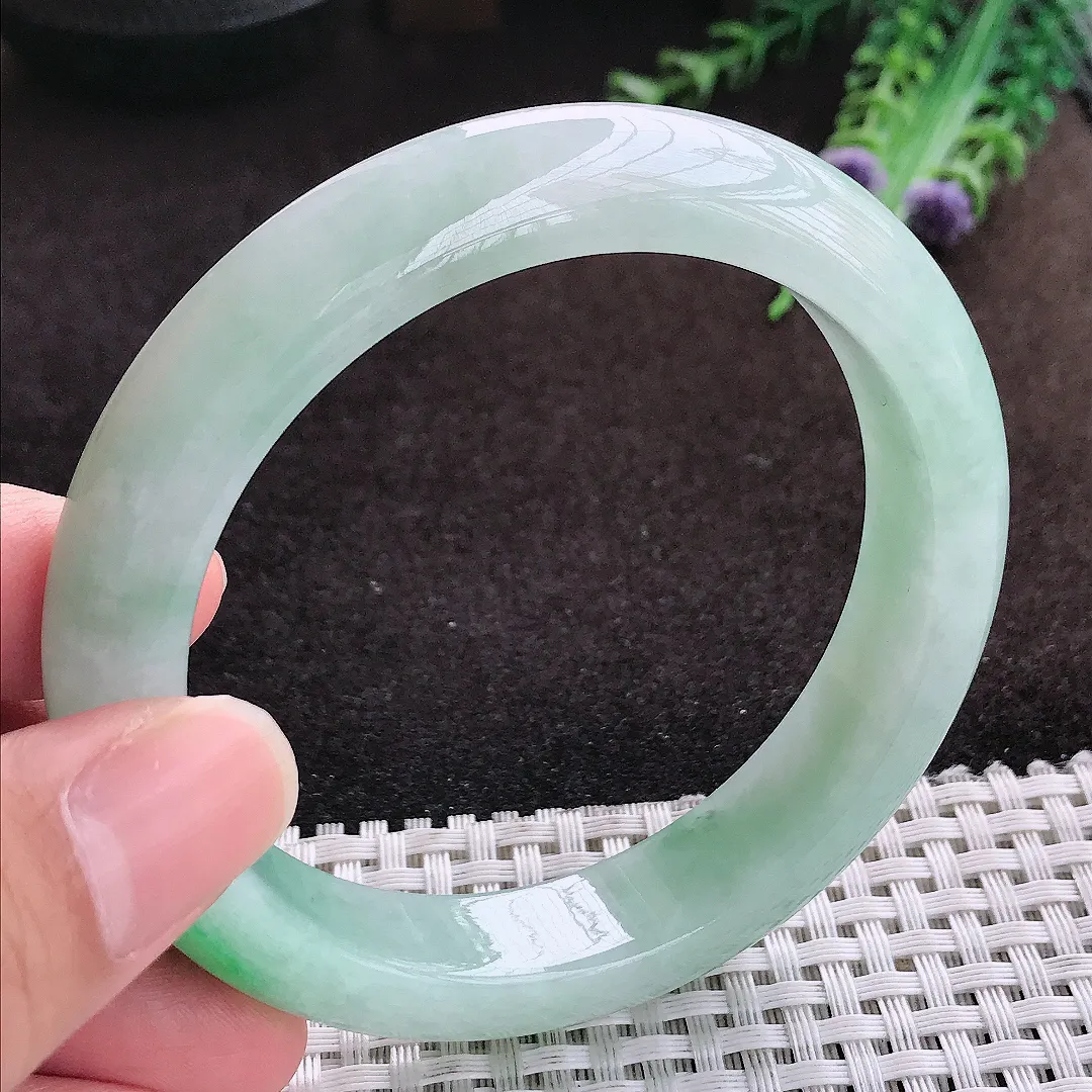 自然光59/12.9/9老坑精美冰润飘阳绿手镯宽边翡翠玉镯手环