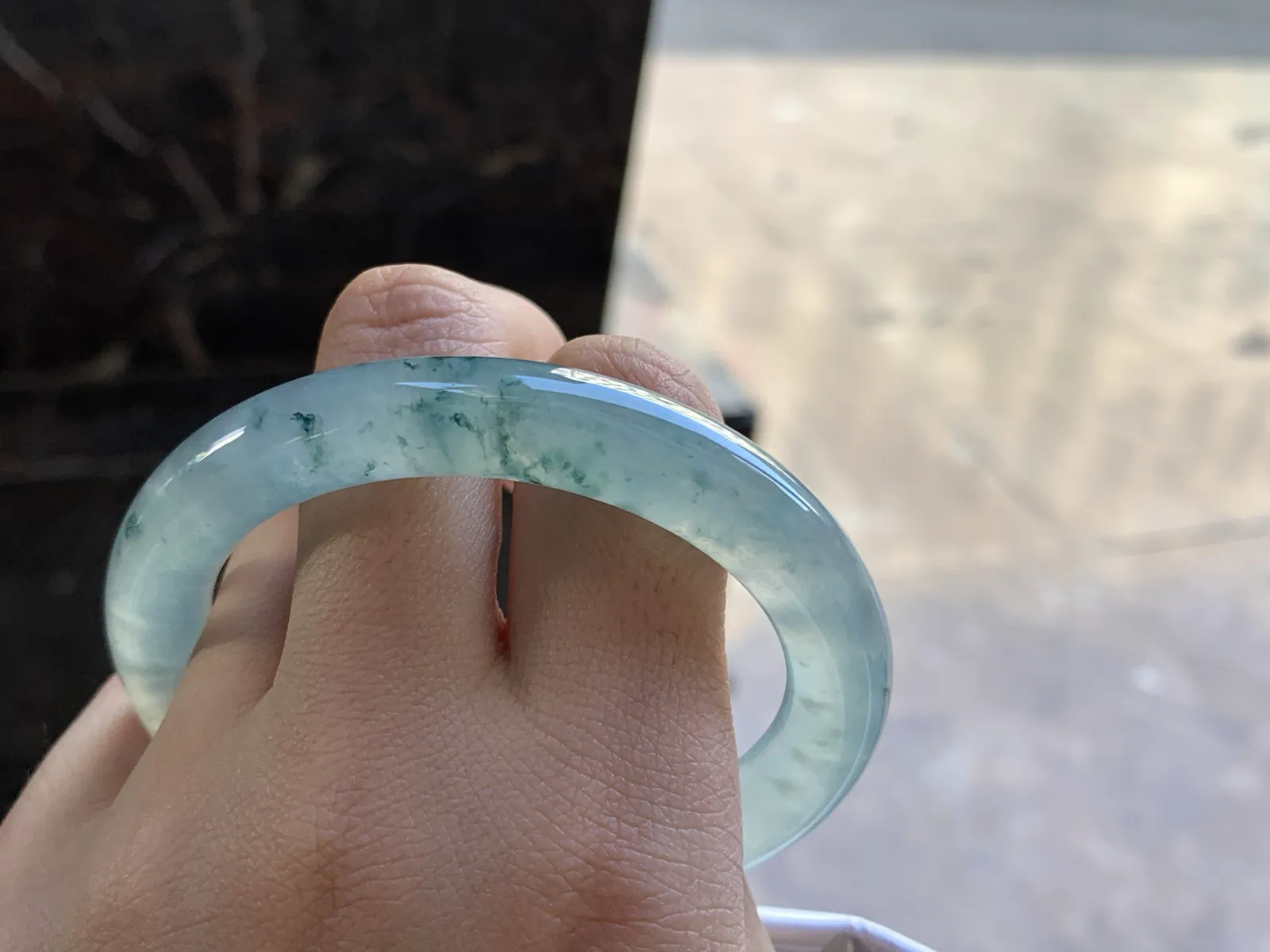 55-9.7

冰蓝花圆条手镯^_^透亮 飘花灵韵