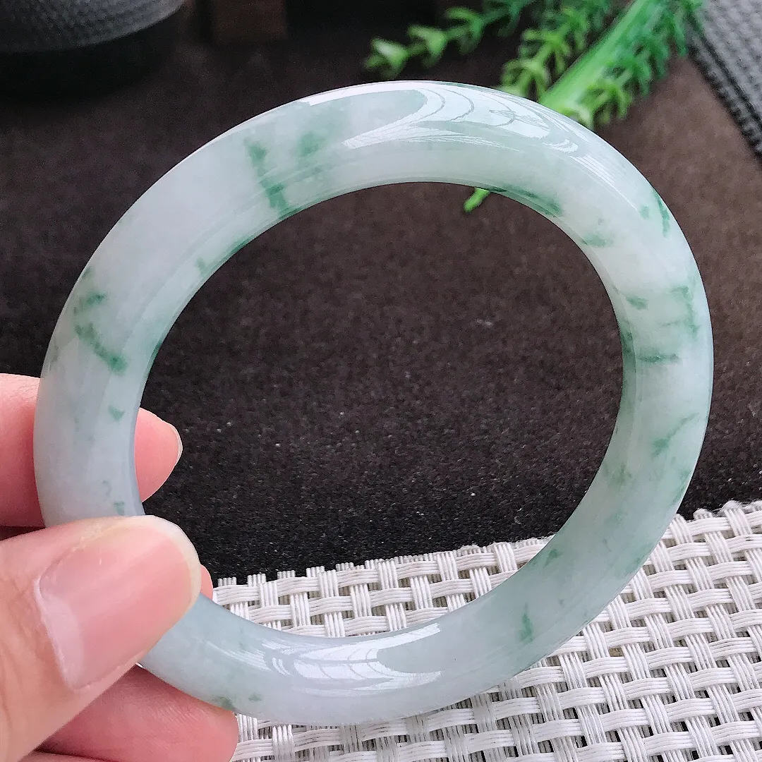 自然光57.8/10.8/10.2老坑精美温润飘花圆条手镯翡翠玉镯手环