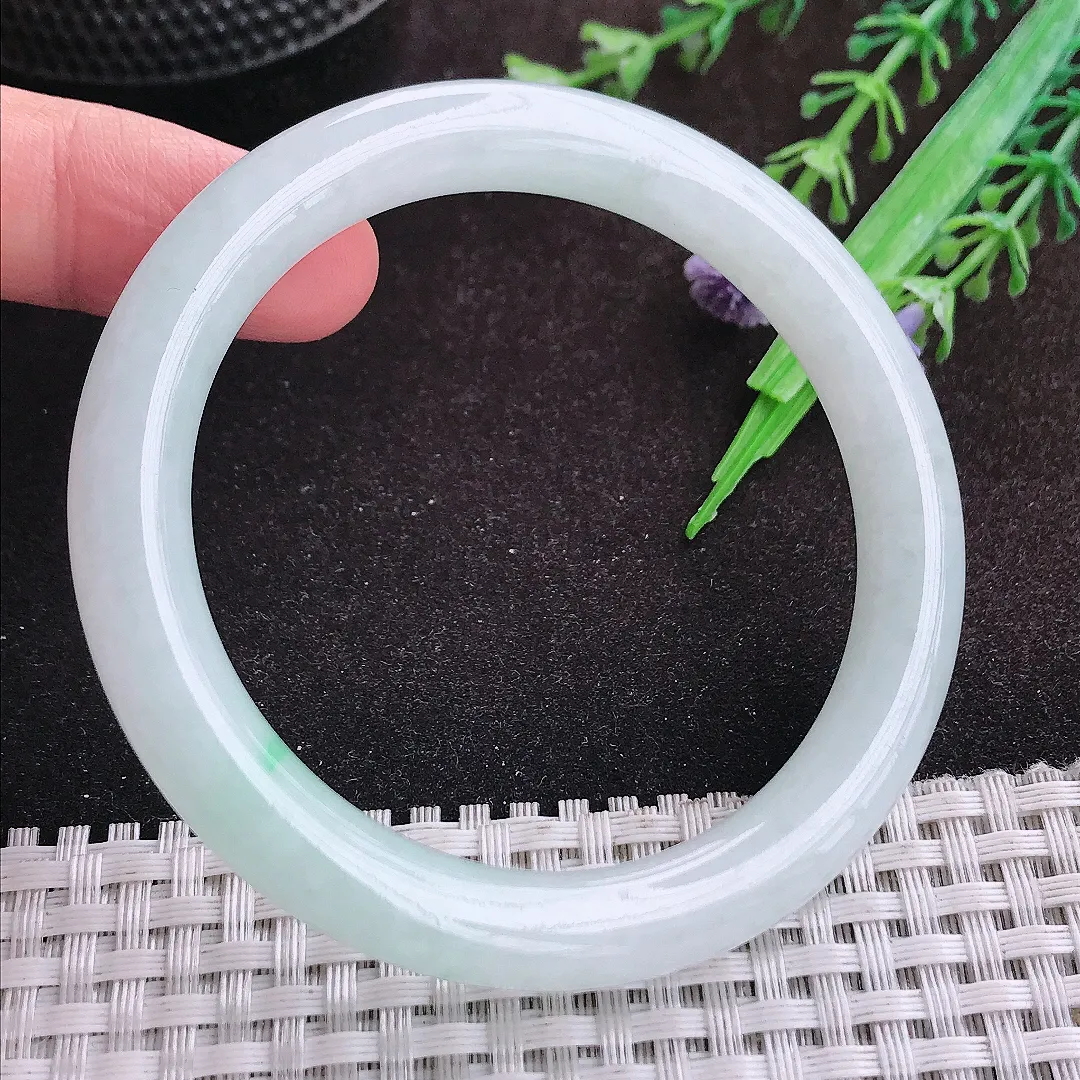 自然光55/8.9/8.6老坑秀气冰润飘绿圆条手镯翡翠玉镯手环