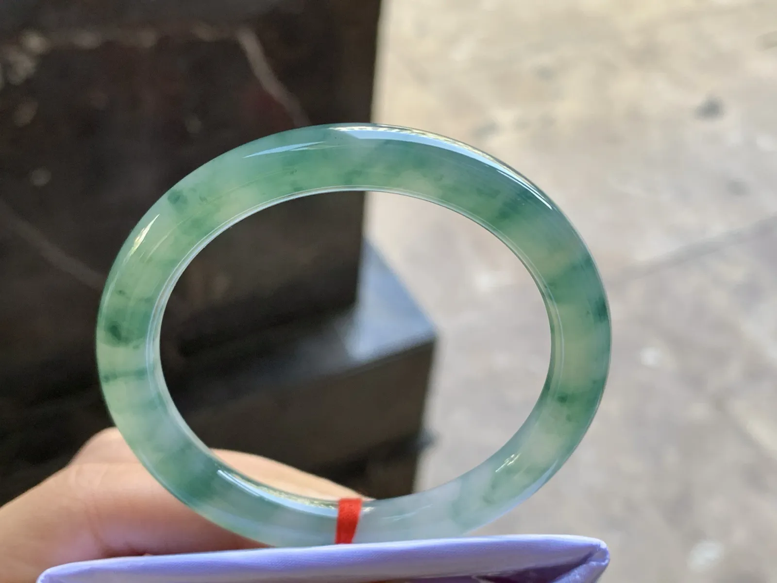 51.5-8

冰蓝花圆条手镯^_^飘花浓郁