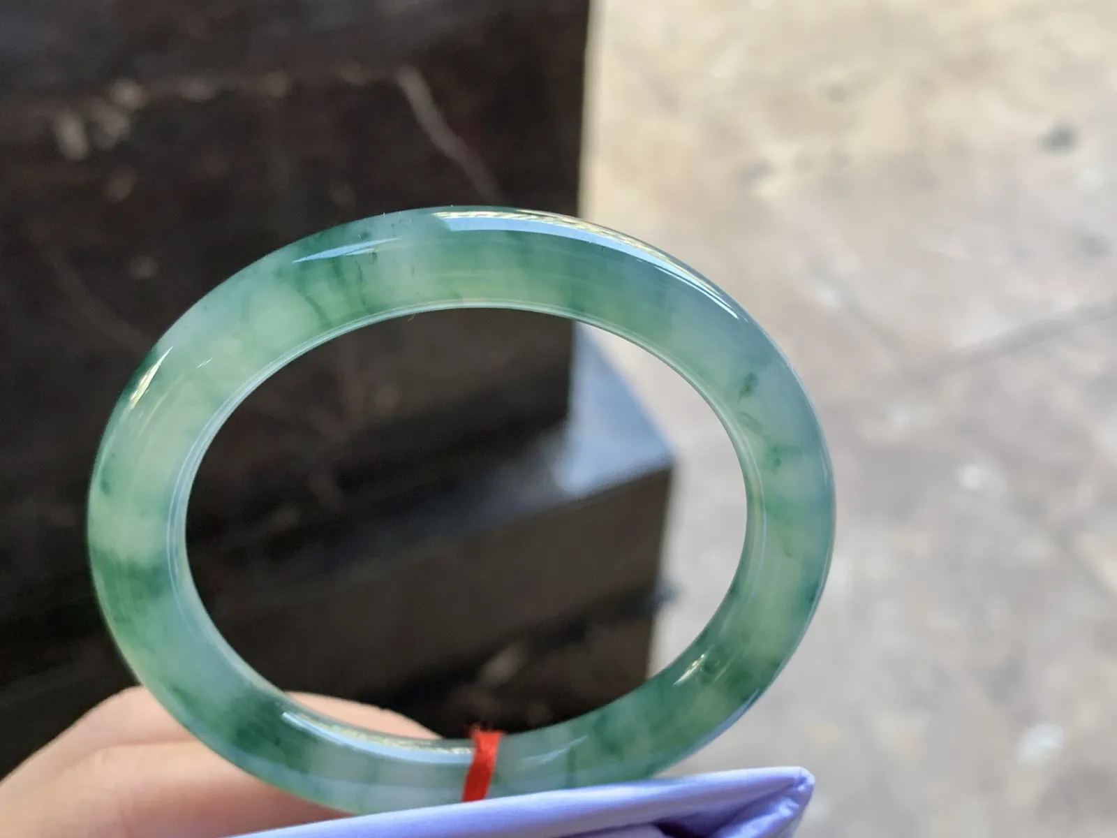 54.5-8.8

飘花圆条手镯^_^玉质温润