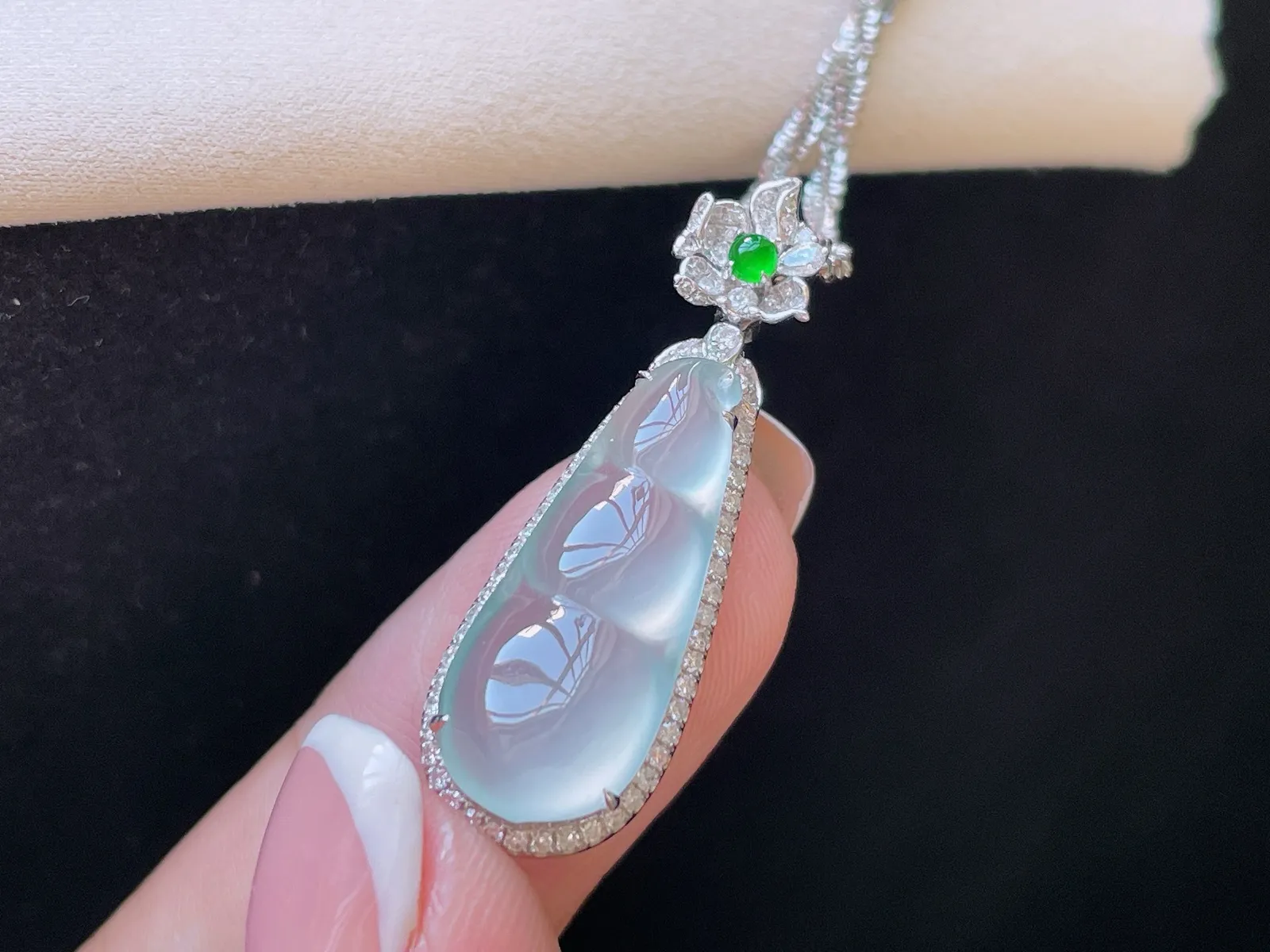 18K 冰种·福豆

整33.2-10.7-8
裸22-9.1-3.6