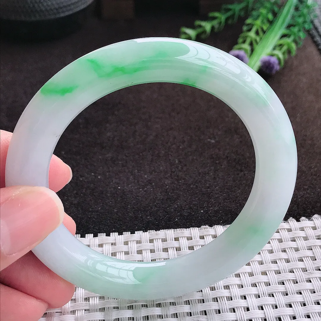 自然光55.5/10.5/10.7老坑精美温润飘阳绿圆条手镯翡翠玉镯手环