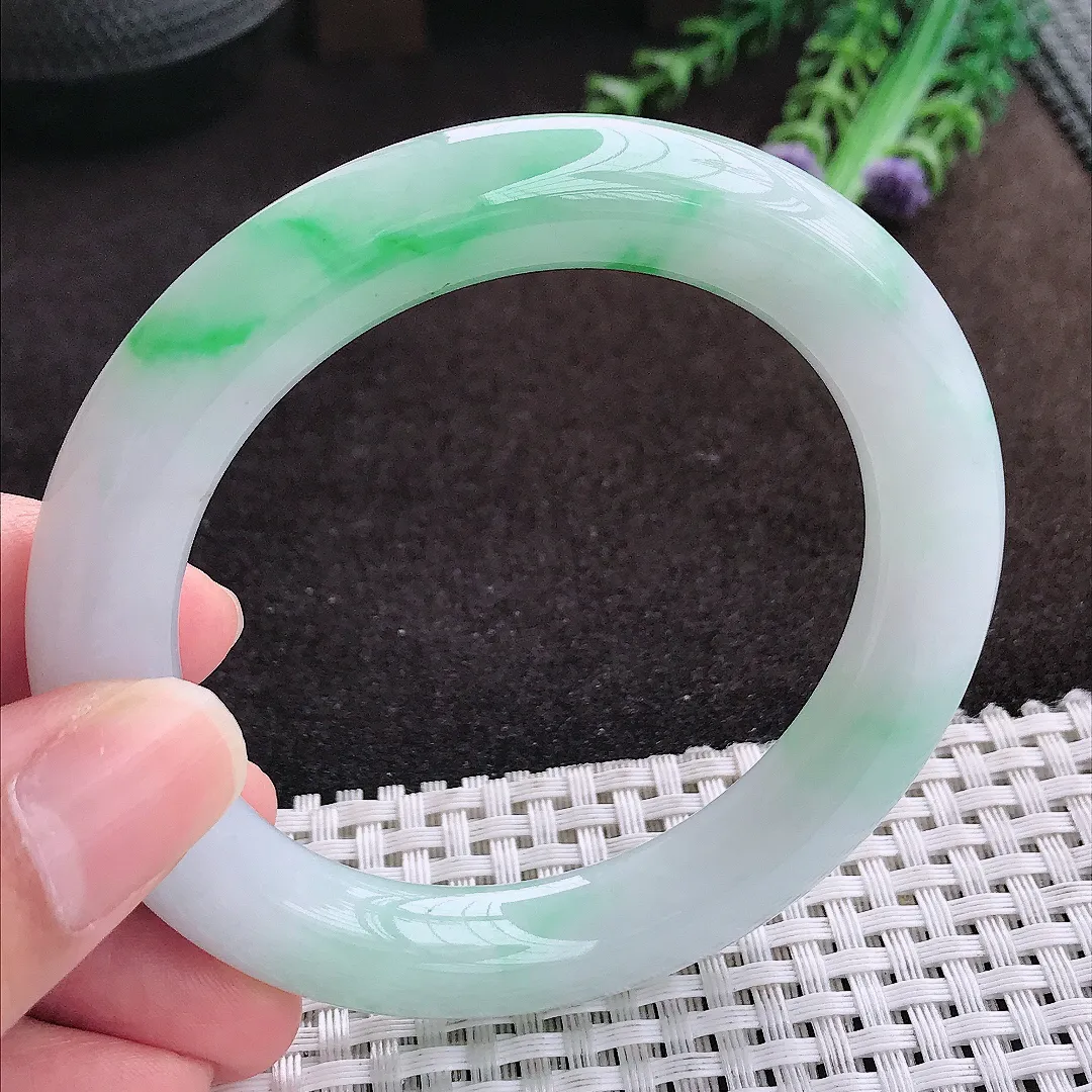 自然光55.5/10.5/10.7老坑精美温润飘阳绿圆条手镯翡翠玉镯手环