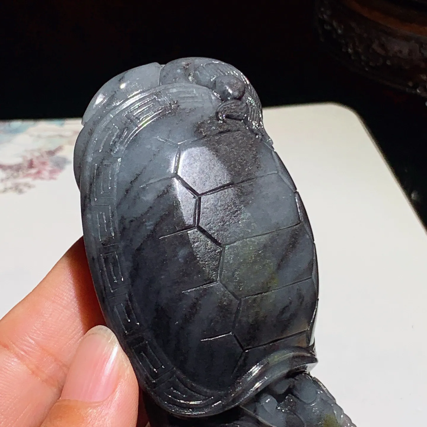 新疆和田玉籽料青花富贵长寿龙龟把件。尺寸83/45/30重170.5克 无裂无杂 玉质细腻油润 底色纯净 脂粉好，品质好。lt251025