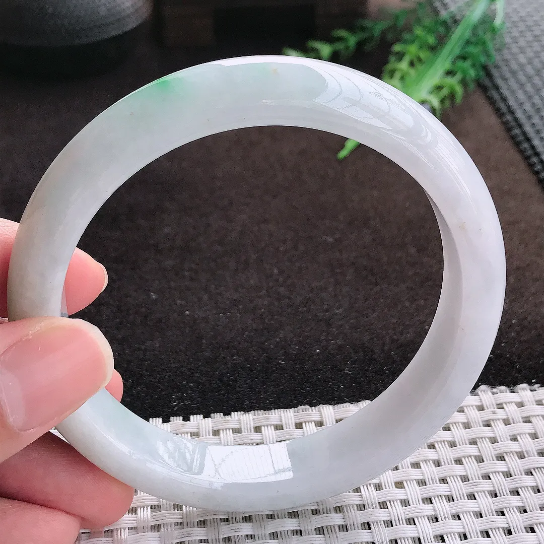 自然光64/12.8/8.8老坑精美温润飘阳绿大圈口手镯宽边翡翠玉镯手环
