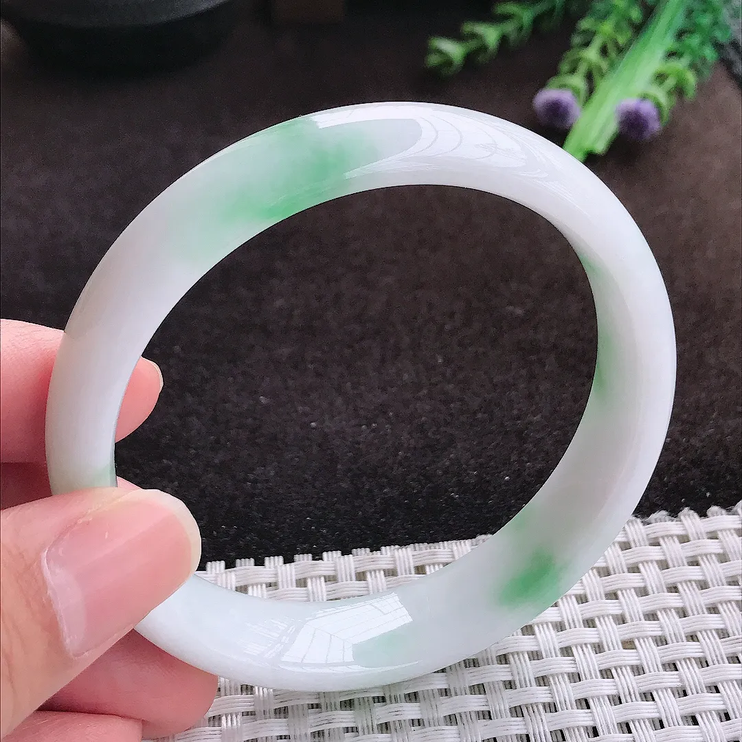 自然光60/14.2/7.2老坑秀气温润飘绿手镯宽边翡翠玉镯手环