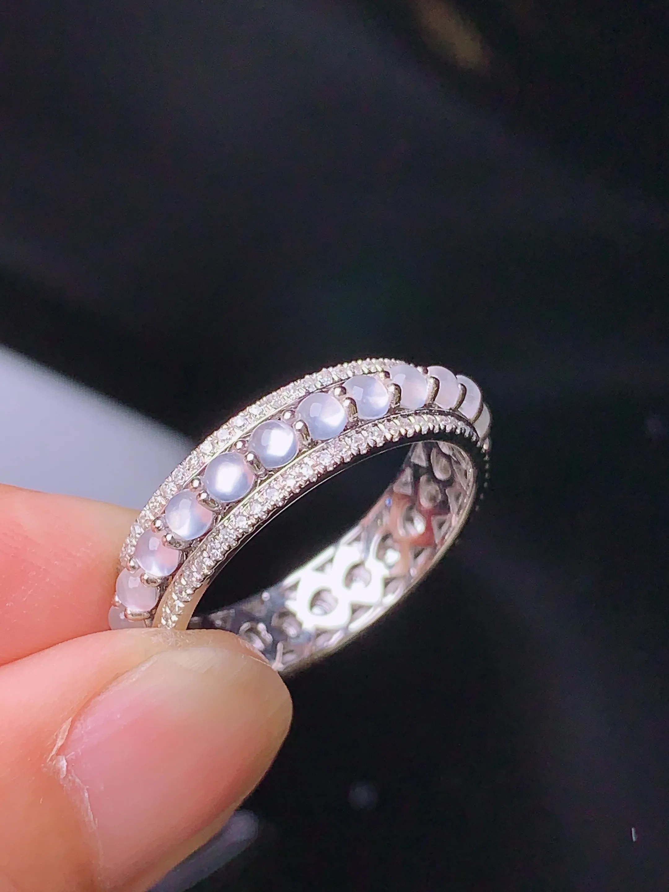 18k金钻镶嵌冰种蛋面组合戒指 玉质细腻 水润亮眼  圈口15.5 整体尺寸2