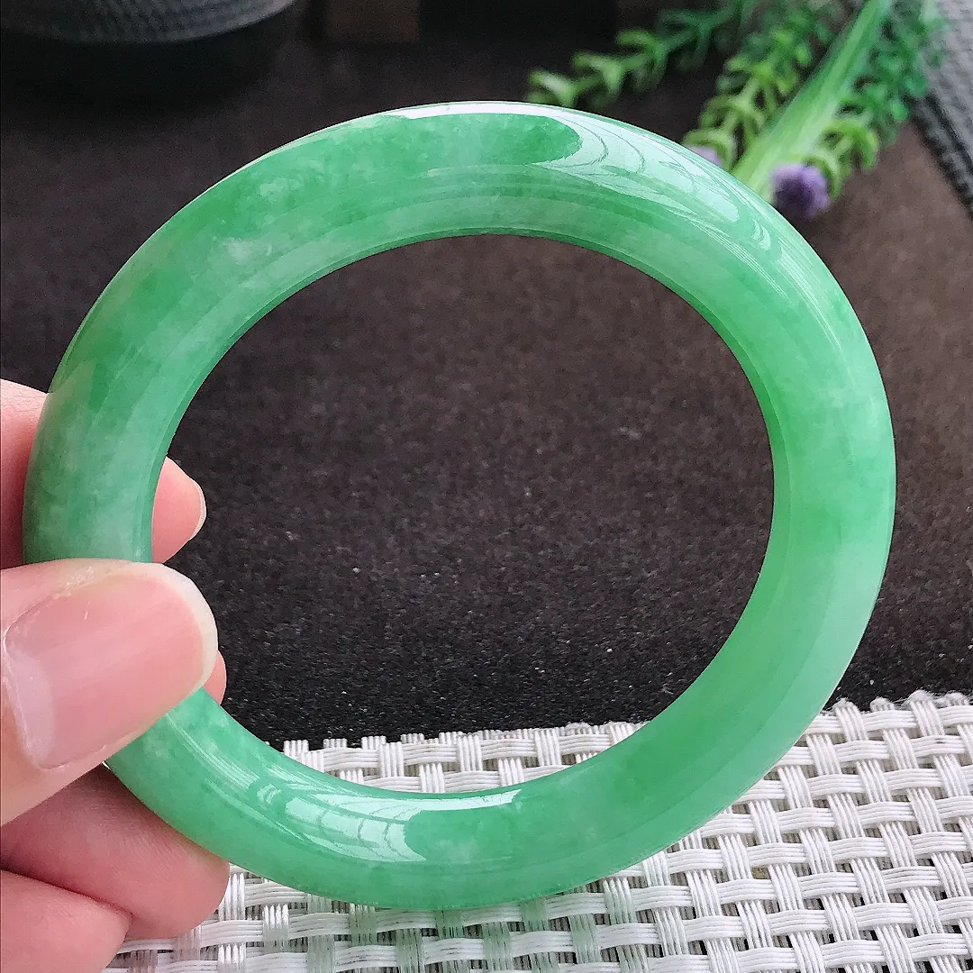 自然光56/10.9/10.6老坑精美辣阳绿满绿手镯圆条翡翠玉镯手环