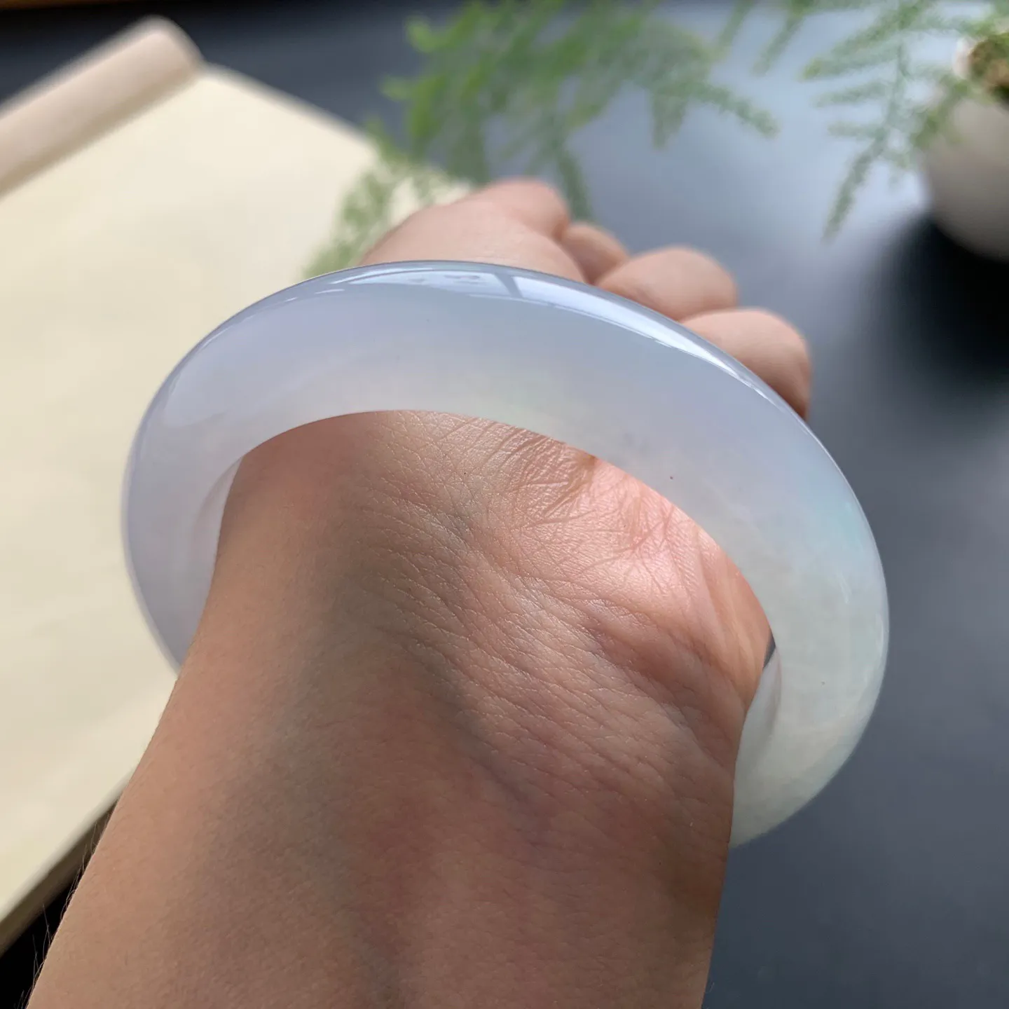 52.5圈口冰种正圈手镯 尺寸：52.5-12.8-8.5，无纹裂，白净光滑，水润起胶