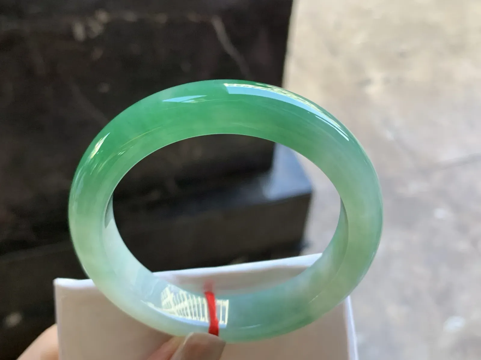 55-12.8-8.9

阳绿色手镯^_^颜色鲜艳 种水足