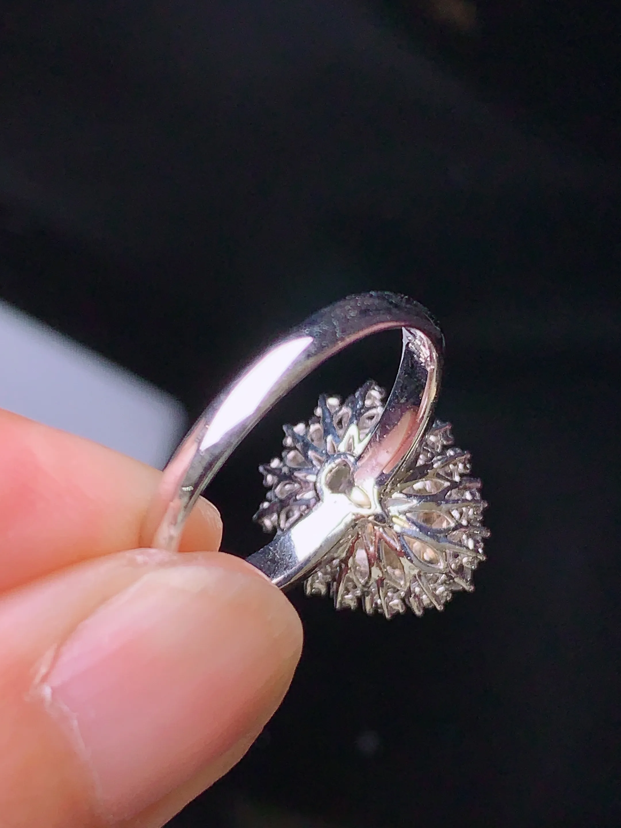 18k金钻镶嵌冰种葫芦戒指 玉质细腻 水润亮眼  圈口14.5 整体尺寸14.5*12.5*9.8