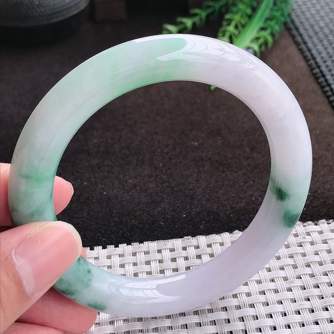 自然光60/11/108.老坑精美温润飘花大圈口圆条手镯翡翠玉镯手环