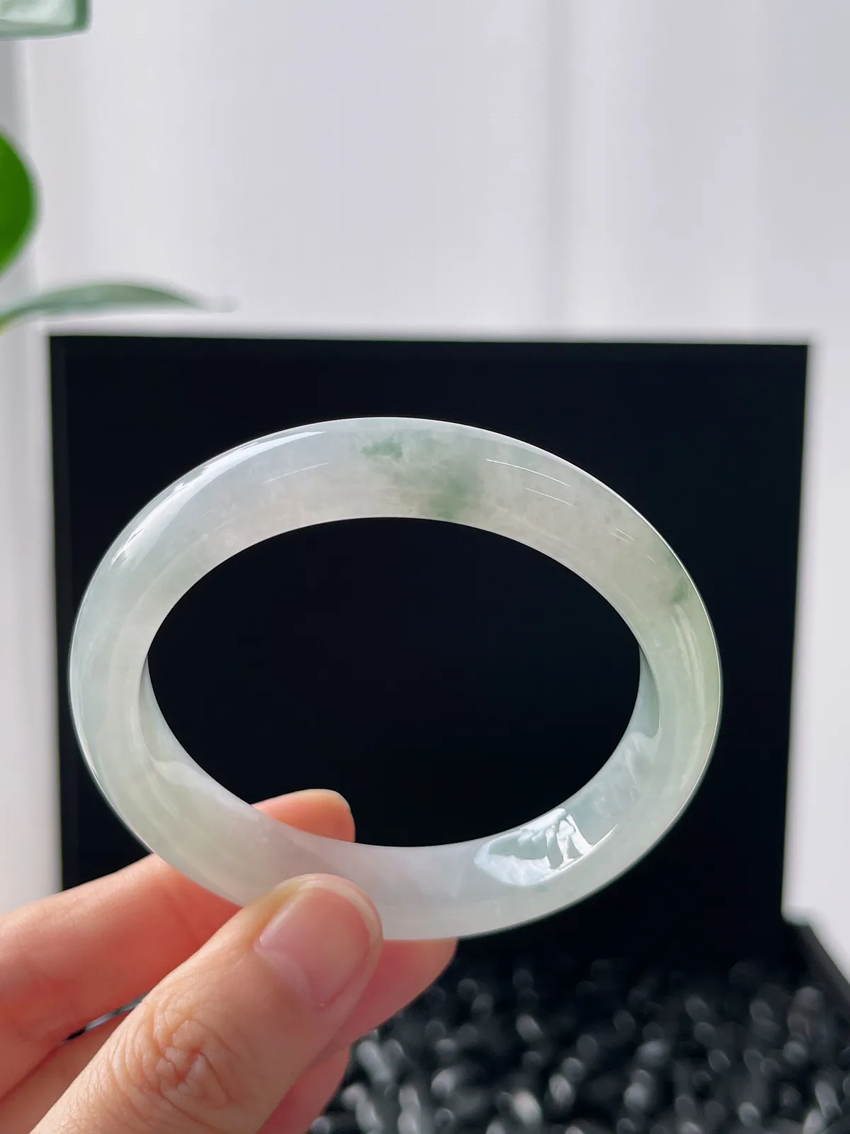 贵妃镯54圈口，翡翠冰糯种飘花手镯