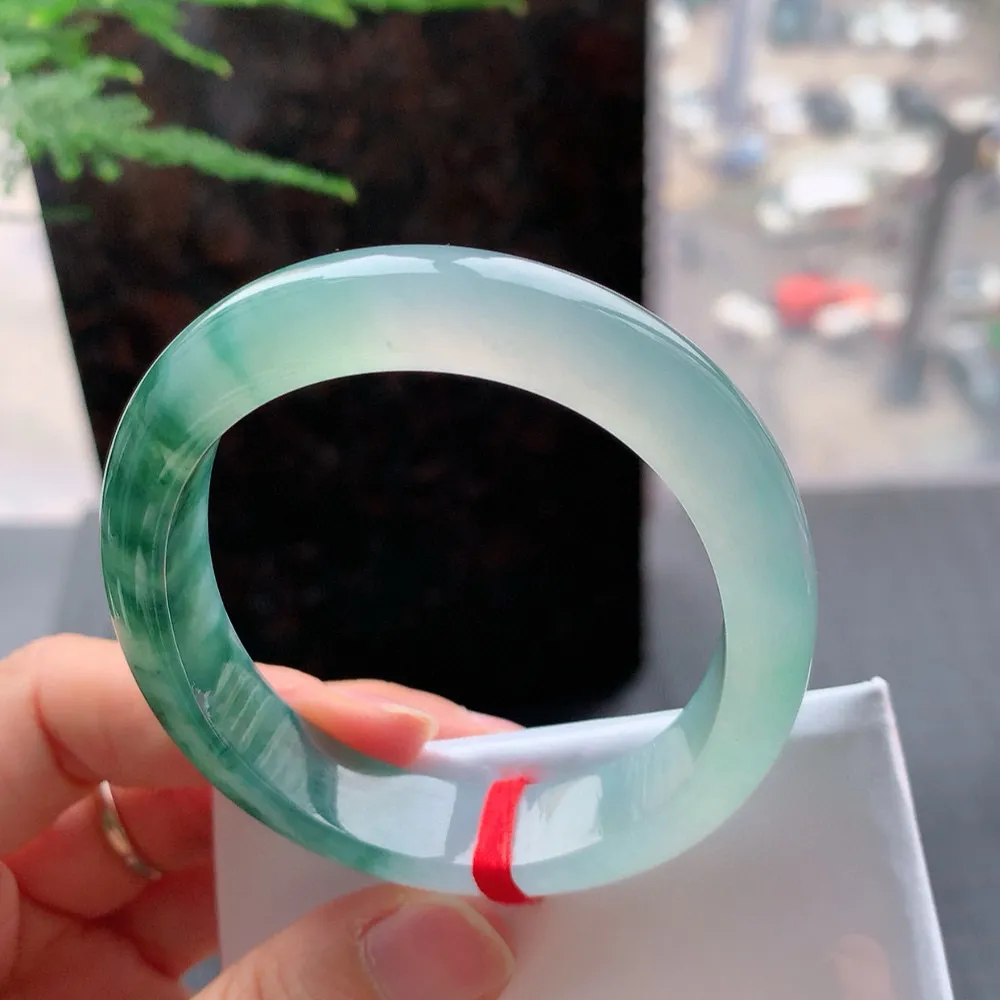 贵妃冰玻飘花 无瑕 尺寸:55.1/49.1/12.6/7.6 花美 种水好🥰🥰