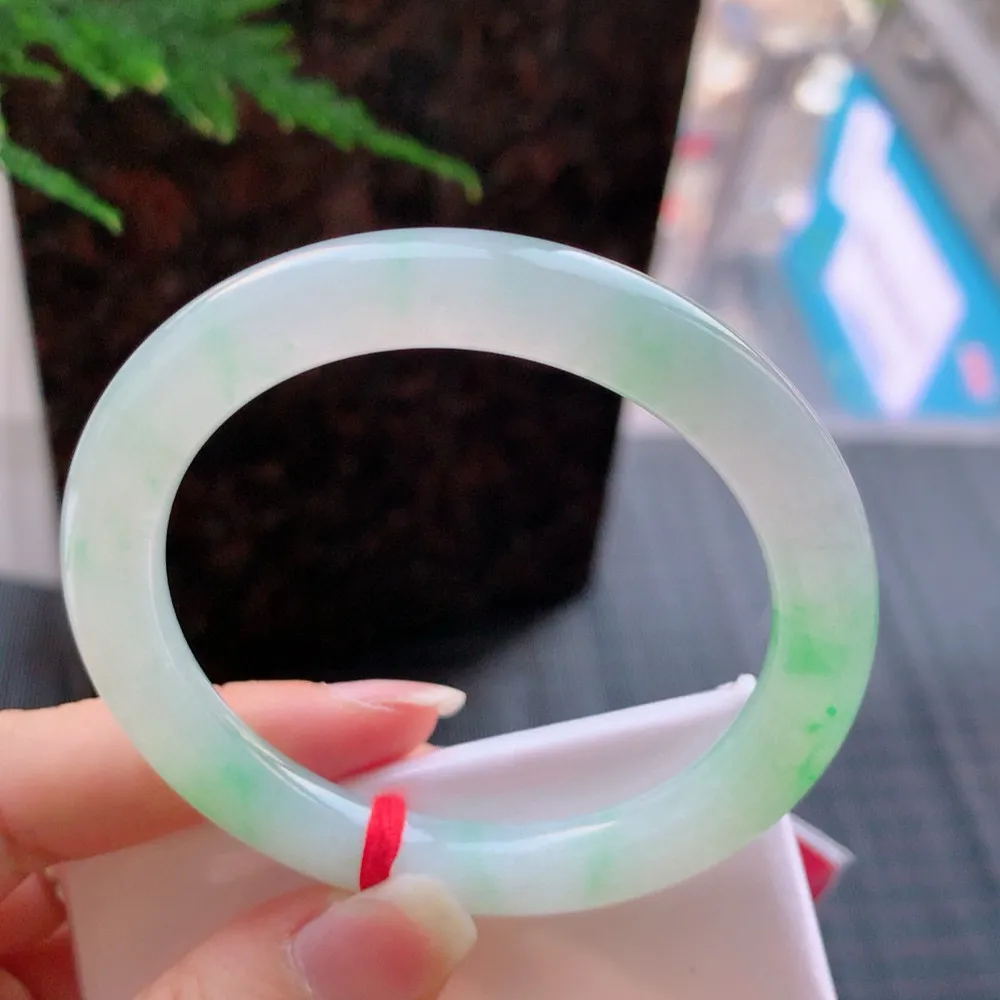 圆条冰阳绿 无瑕 尺寸:52.4/8.2 色好