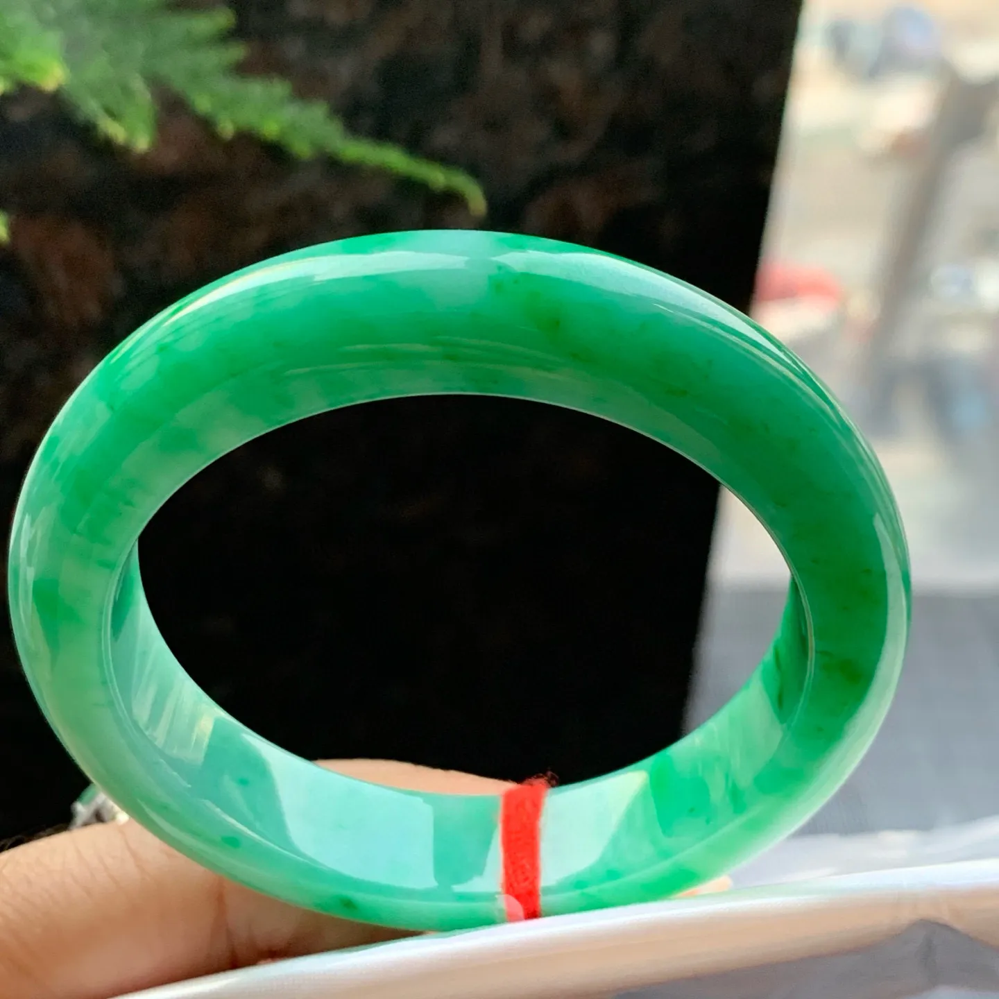 正圈满绿 无瑕 尺寸:52.2/12.4/8.7 满色