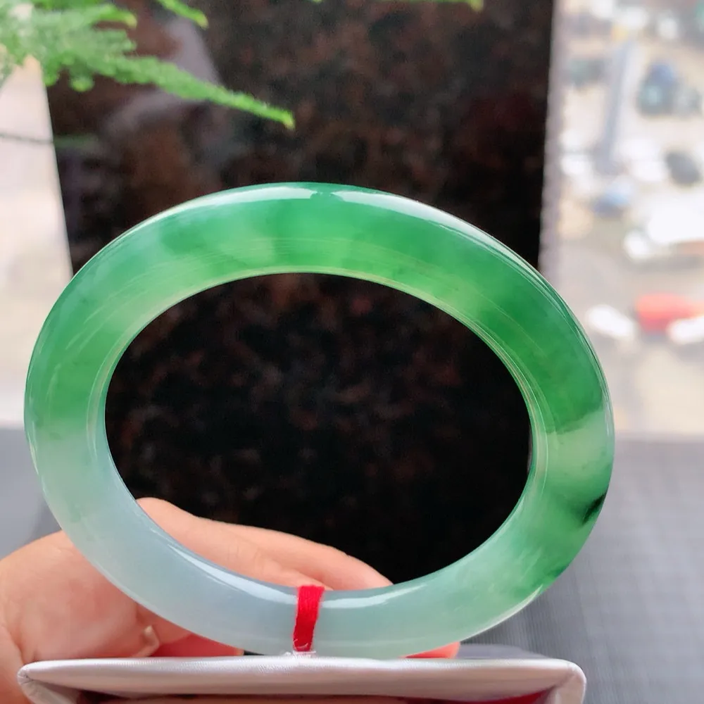 圆条高冰绿 无瑕 尺寸:54.4/9.4/9.7 种色俱佳