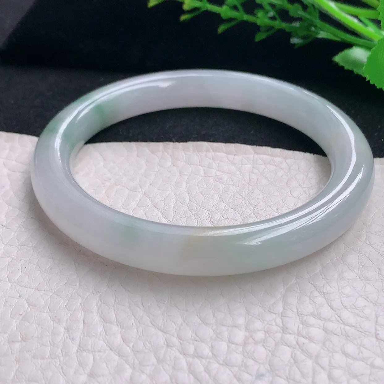 ss自然光58.8*9.5*9.3美人镯 天然缅甸翡翠a货飘花秀气圆条珠宝玉手镯