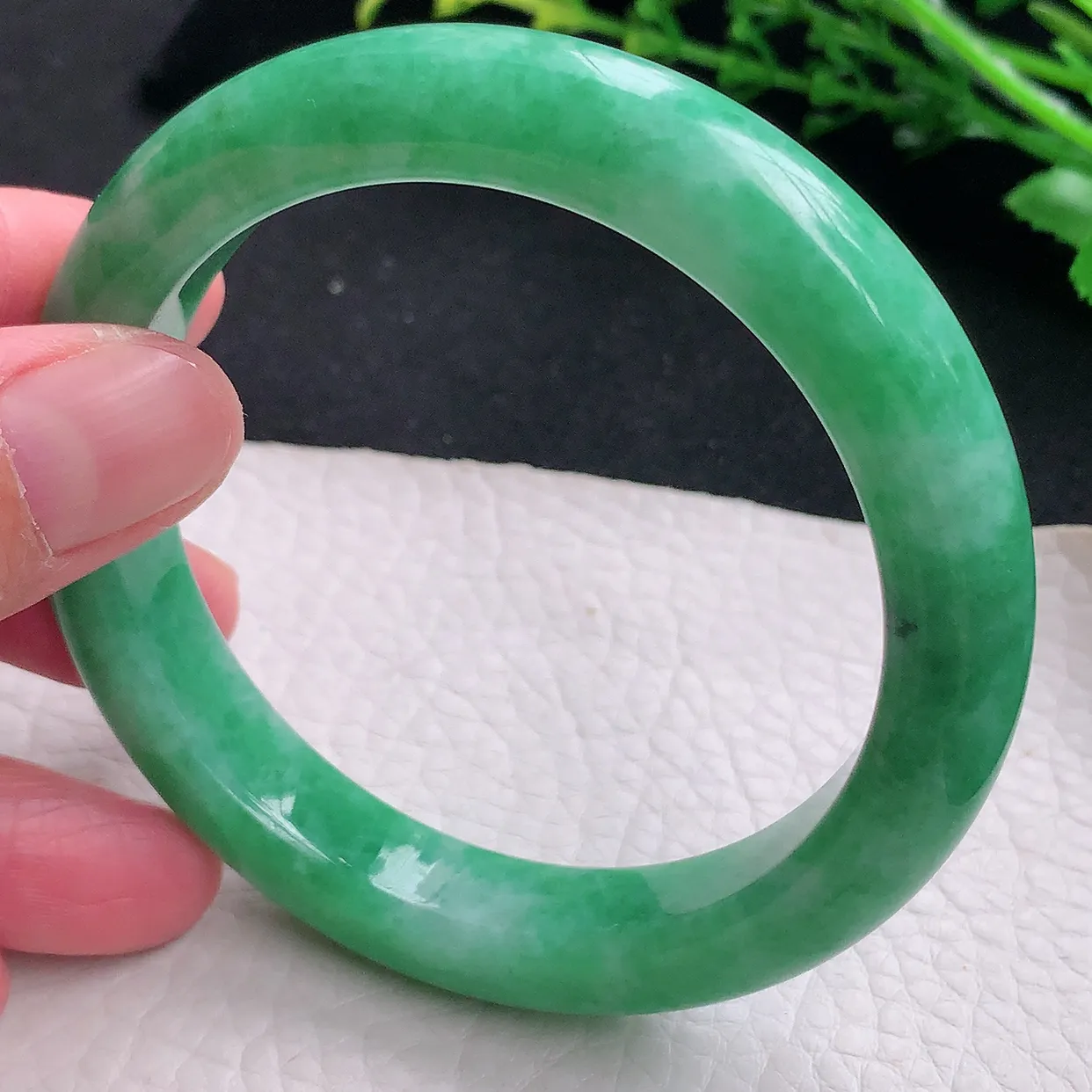 jm自然光58*11.9*9.9平安镯 天然缅甸翡翠a货辣绿宽边珠宝玉手镯