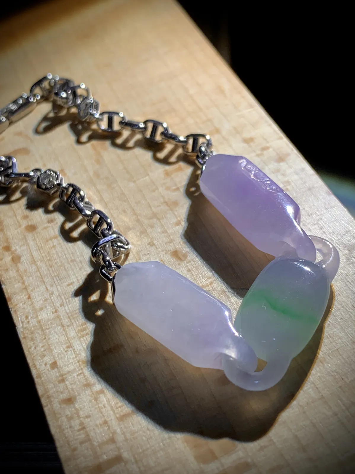 手链，裸石整体尺寸约60-9.6-5.2mm，
18K金，南非钻，总长约160mm