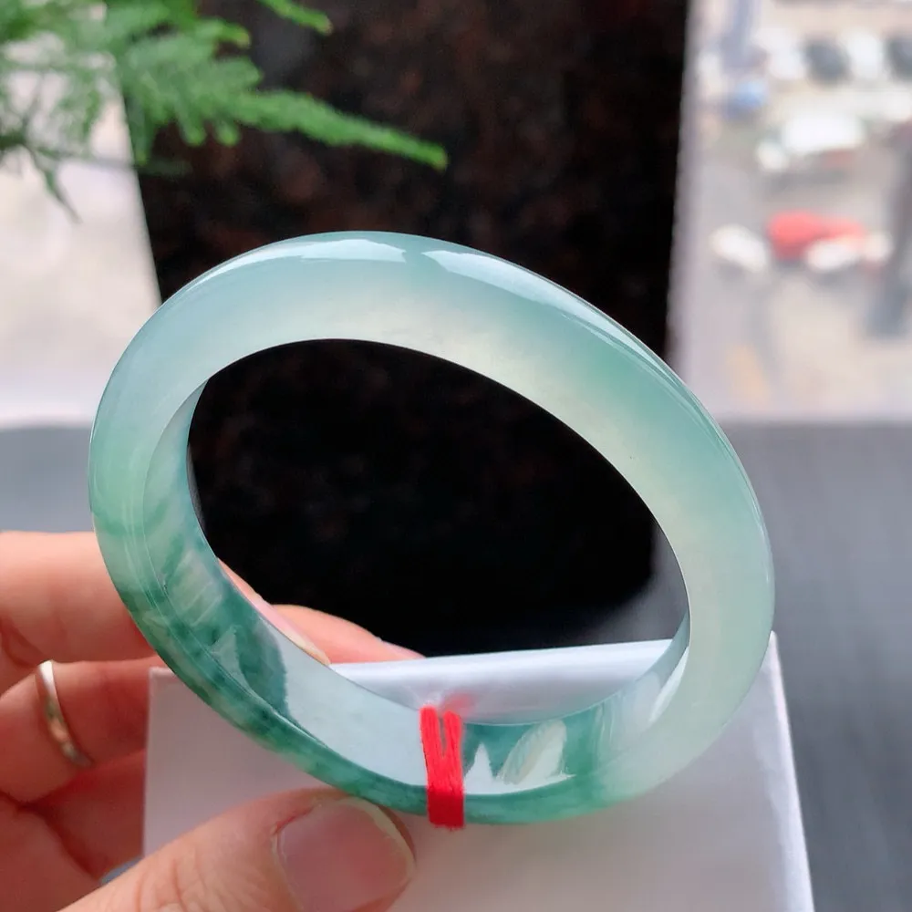 贵妃冰玻飘花 无瑕 尺寸:55.1/49.1/12.6/7.6 花美 种水好🥰🥰