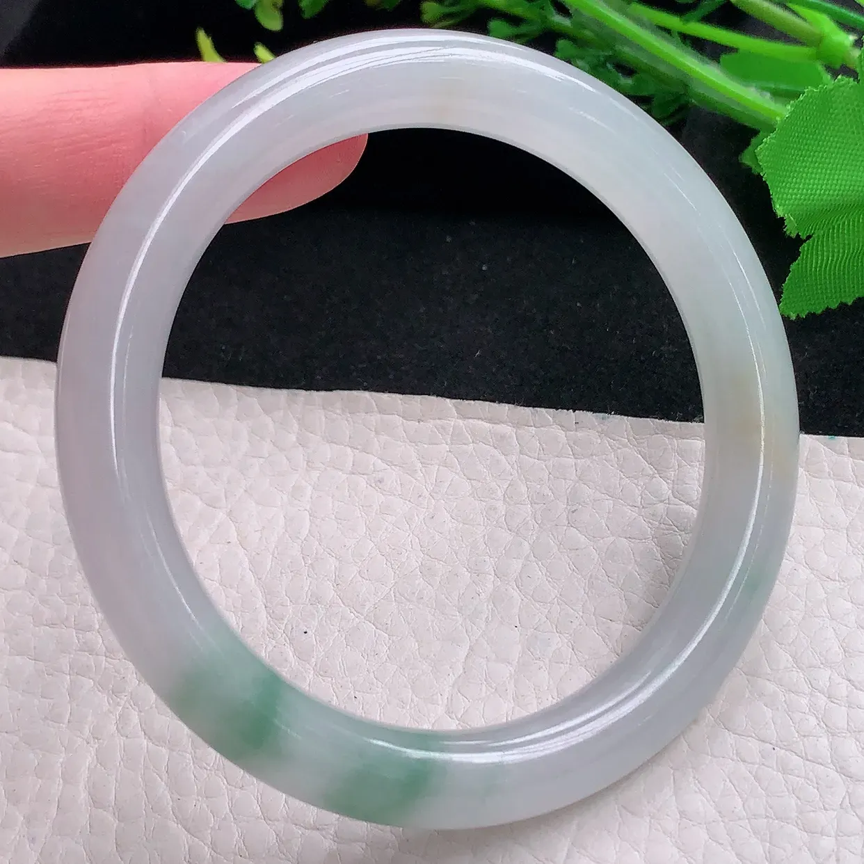 ss自然光58.8*9.5*9.3美人镯 天然缅甸翡翠a货飘花秀气圆条珠宝玉手镯