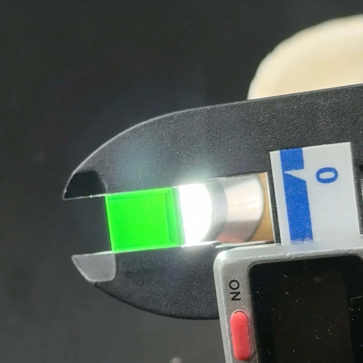 墨翠方形耳钉裸石 种好色正 黑度极好 打灯通透 油性十足