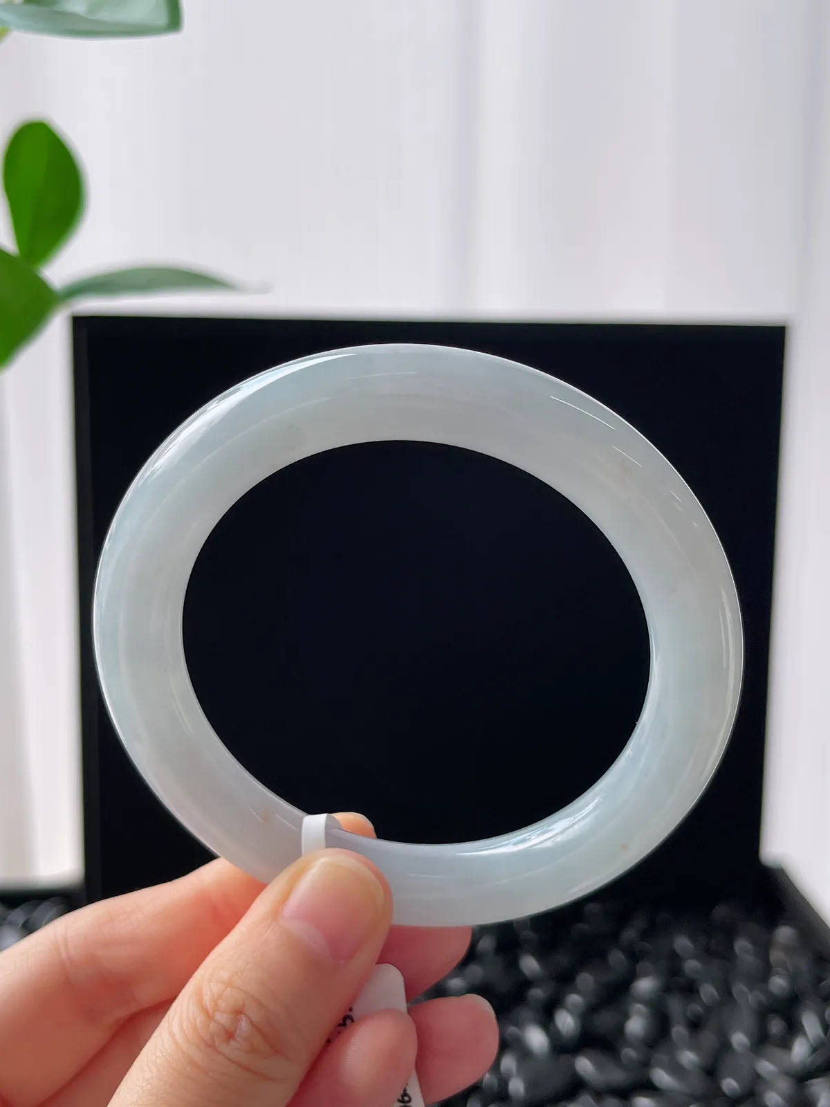 圆镯55.8圈口，翡翠手镯