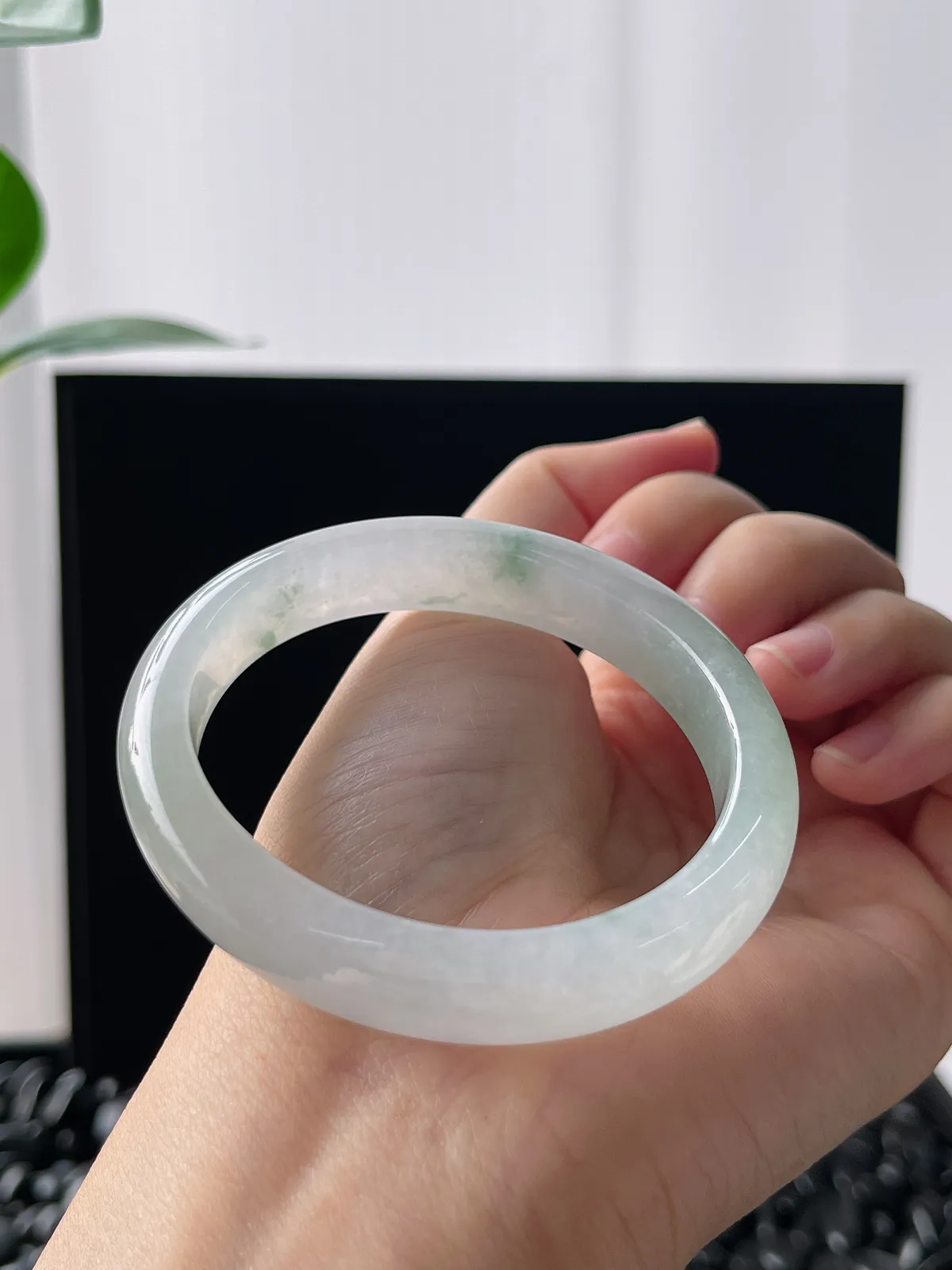 贵妃镯54圈口，翡翠冰糯种飘花手镯