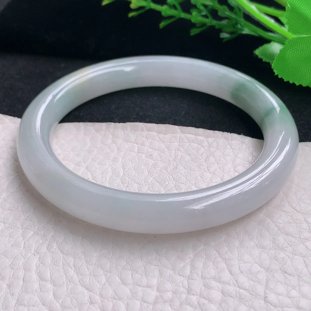 ss自然光58.8*9.5*9.3美人镯 天然缅甸翡翠a货飘花秀气圆条珠宝玉手镯