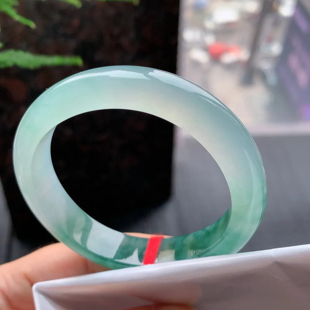 贵妃冰玻飘花 无瑕 尺寸:55.1/49.1/12.6/7.6 花美 种水好🥰🥰