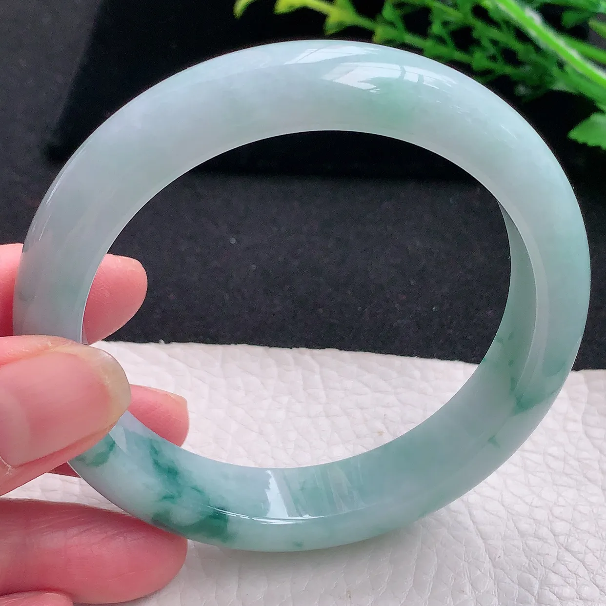 qn大圈口60.5*13.5*9平安镯 天然缅甸翡翠a货飘花宽边珠宝玉手镯