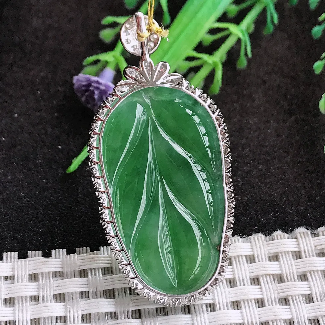 自然光48.8/24/7老坑18k金镶嵌冰胶满绿阳绿叶子吊坠翡翠玉坠挂件