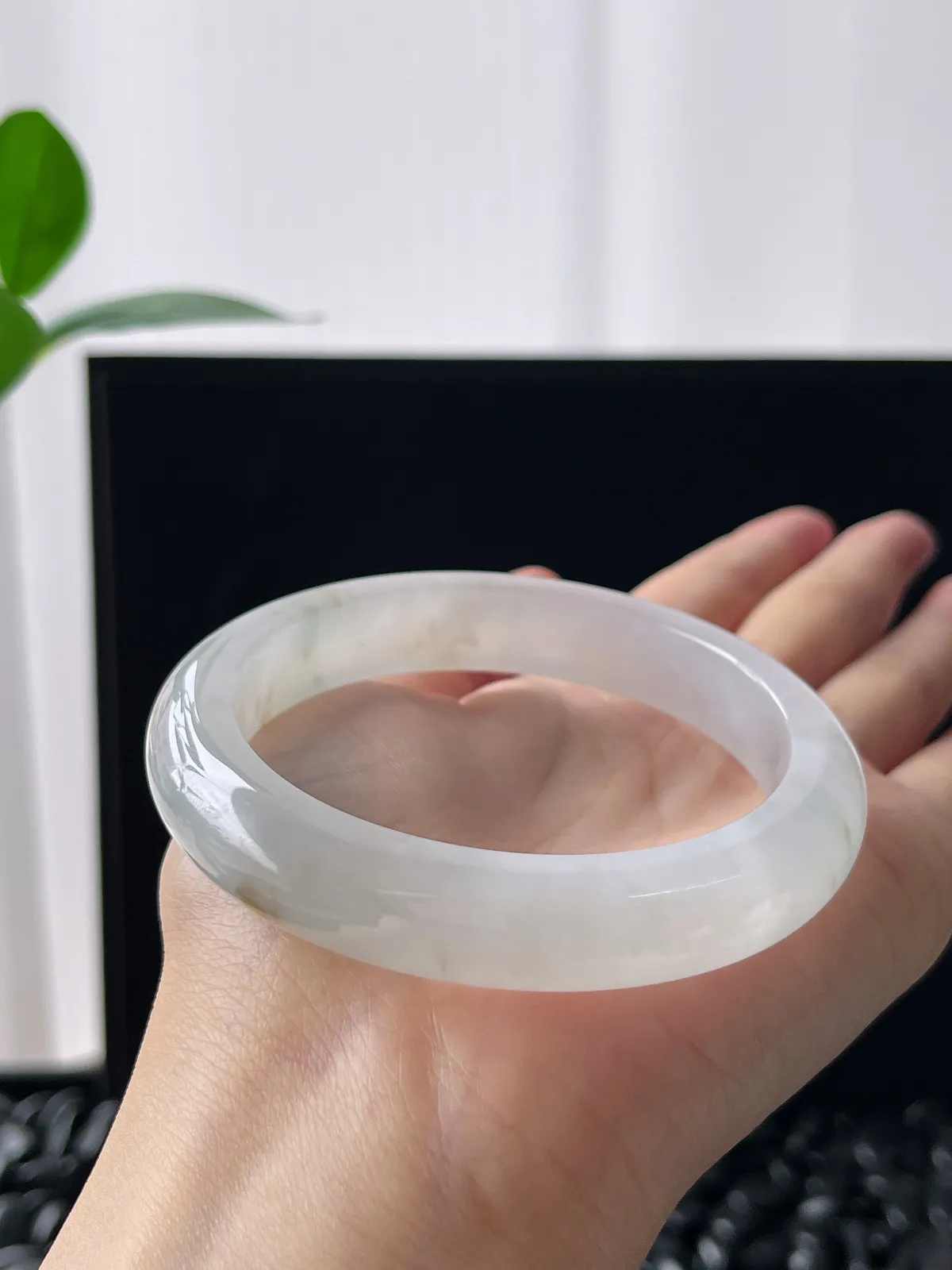 正圈58.5圈口，翡翠冰糯洒金手镯