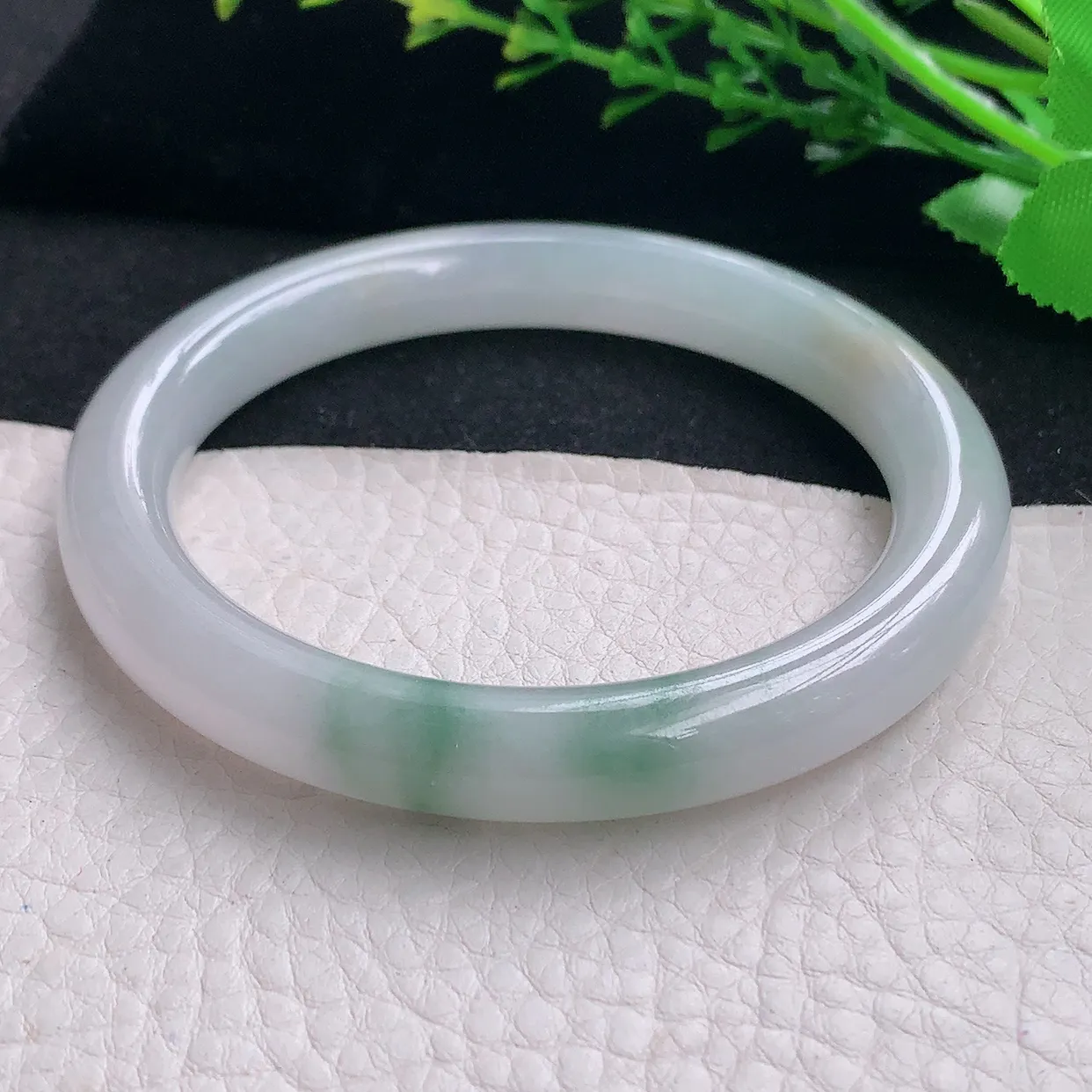 ss自然光58.8*9.5*9.3美人镯 天然缅甸翡翠a货飘花秀气圆条珠宝玉手镯