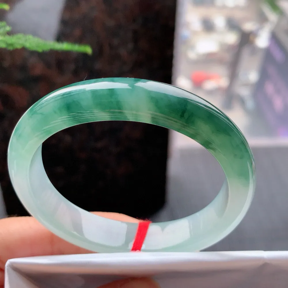 贵妃冰玻飘花 无瑕 尺寸:55.1/49.1/12.6/7.6 花美 种水好🥰🥰